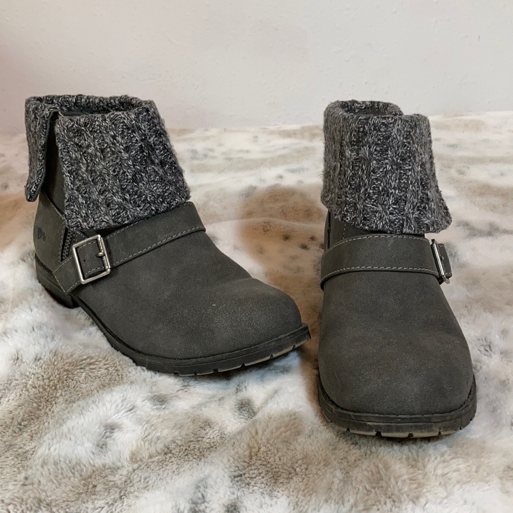 Rocket dog booties size 8